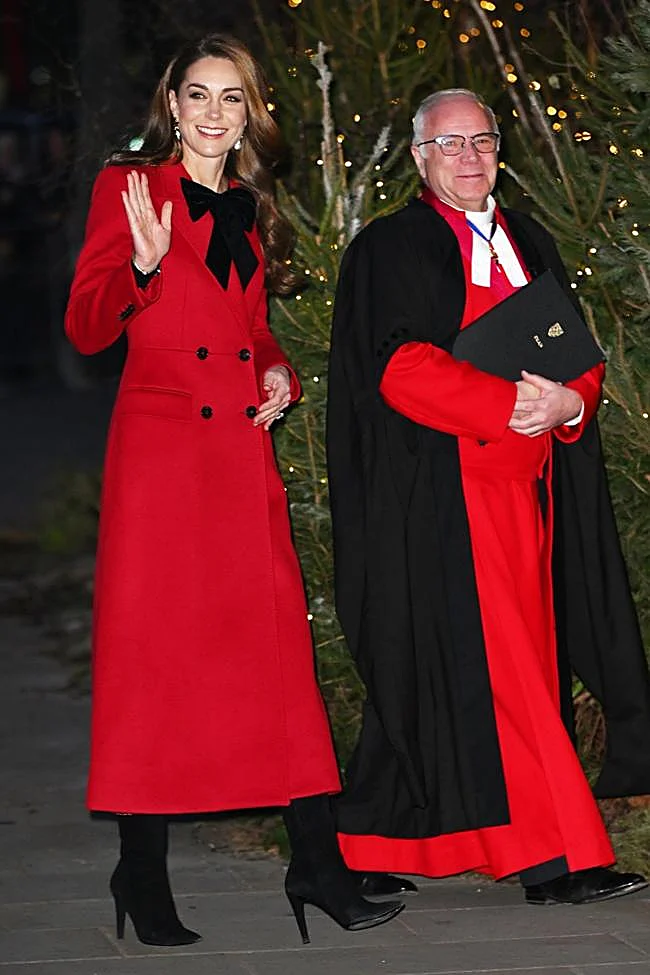 Abrigos rojos.
