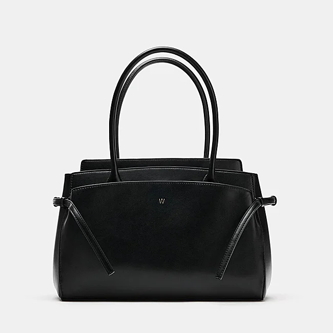 Bolso negro de Zara (35,99 euros)