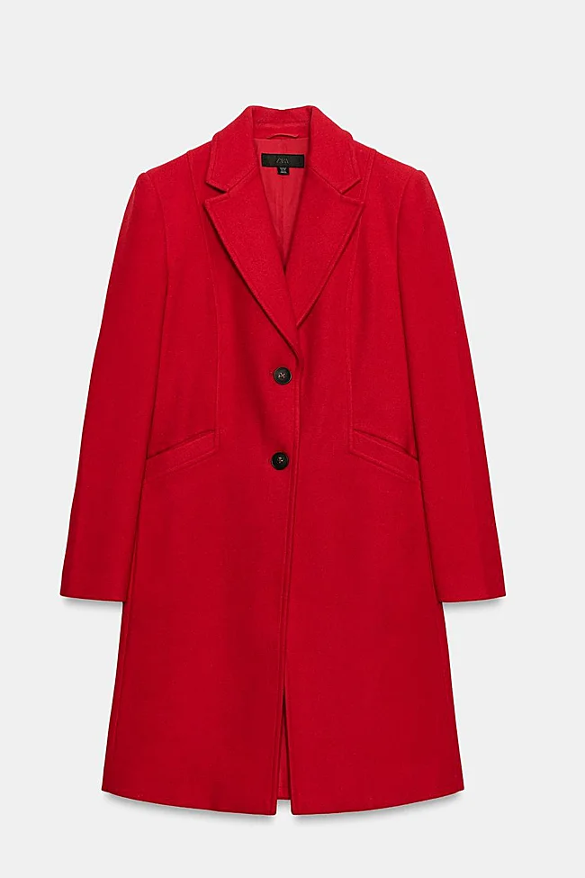Abrigo rojo de Zara (39,99 euros)