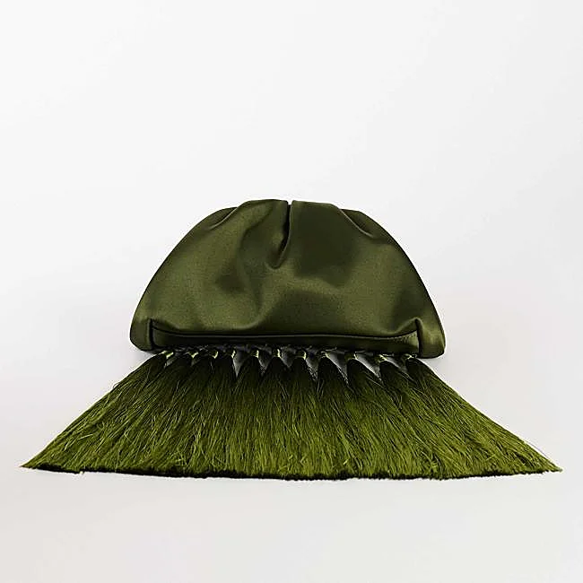 Bolso verde con flecos de Topshop, 49,99 euros.
