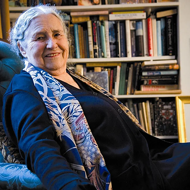 La escritora Doris Lessing tuvo una vida de novela que vivió con rebeldía.